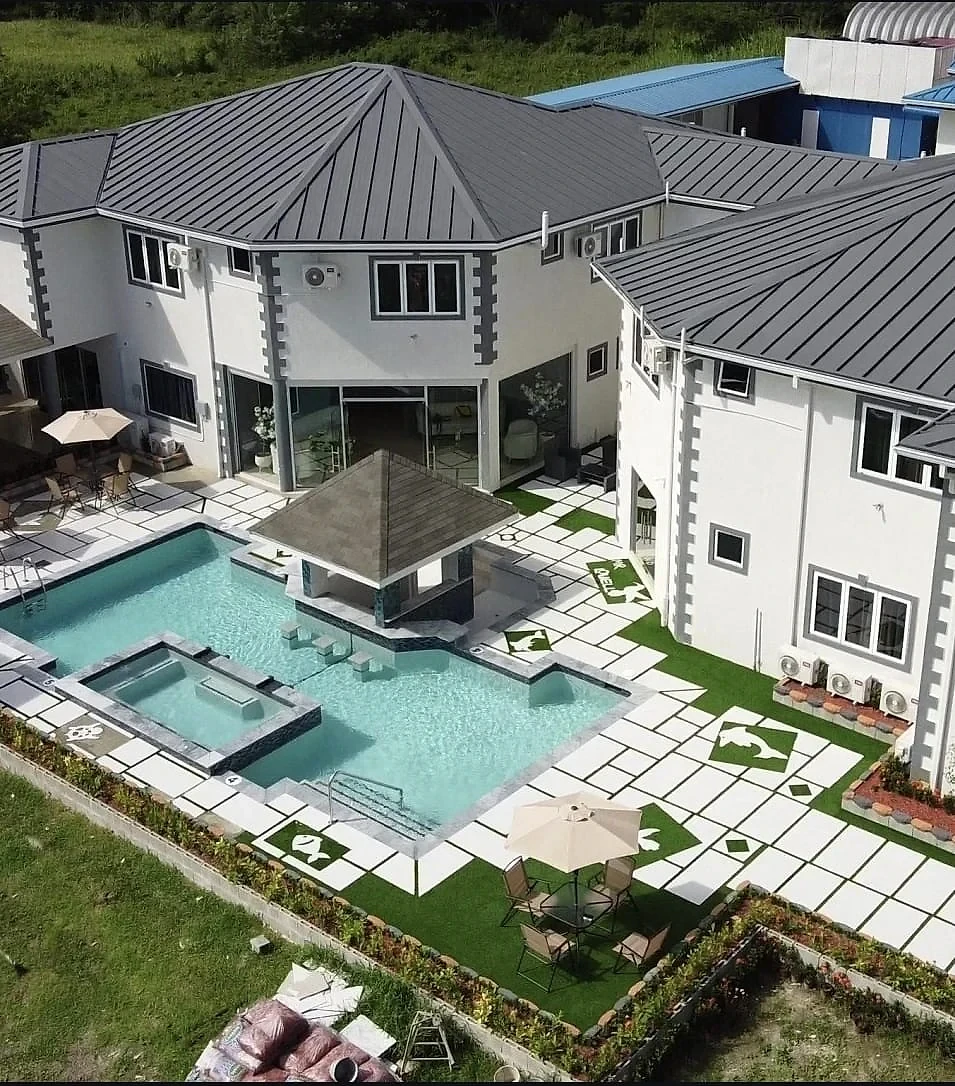 Aerial view of the Escarlet Hotel courtyard and pool